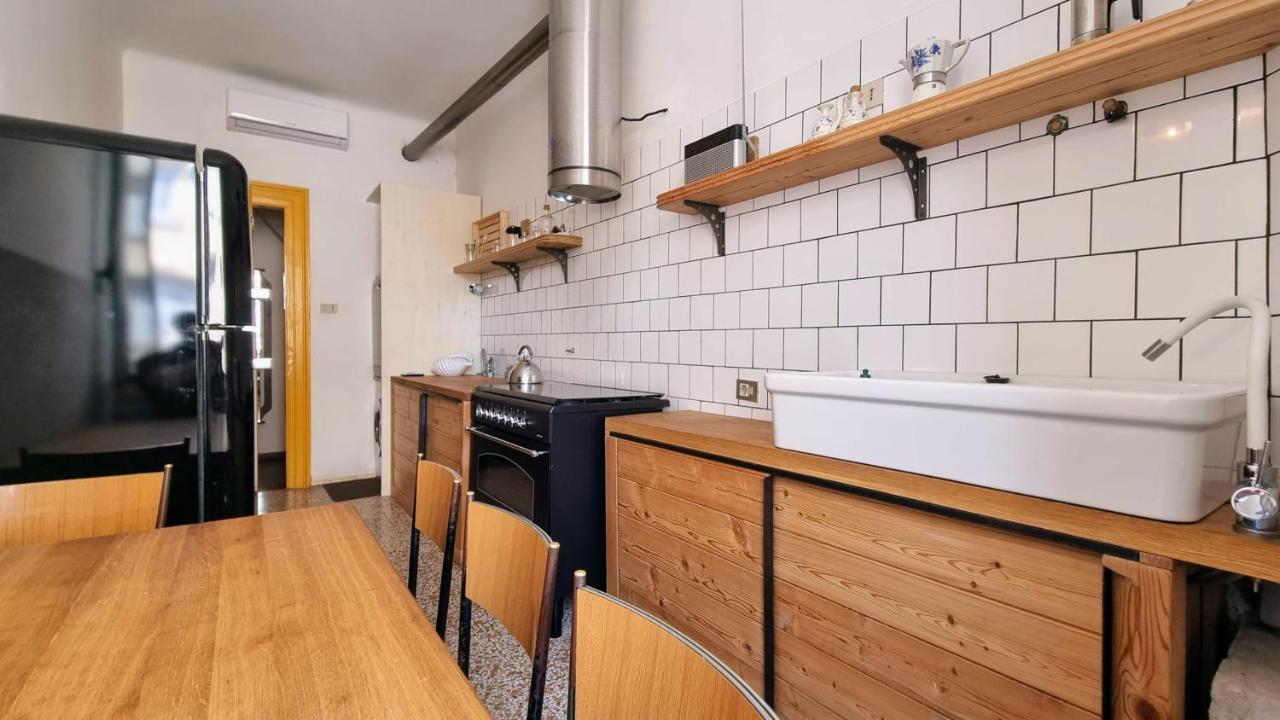 Handcrafted Design Trieste Luaran gambar